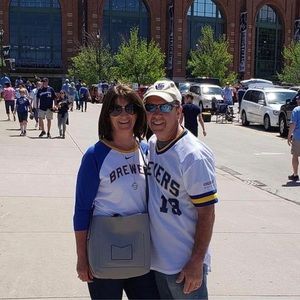 Meet your Posher, Kylelaura